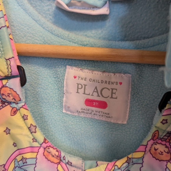 3T unicorn and rainbows snowsuit - Picture 3 of 5